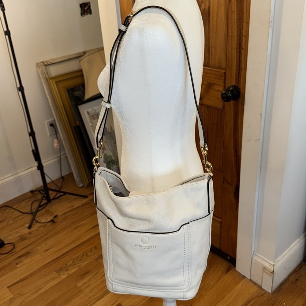 Marc Jacobs White Leather Empire City Bucket Bag - Picture 5 of 10